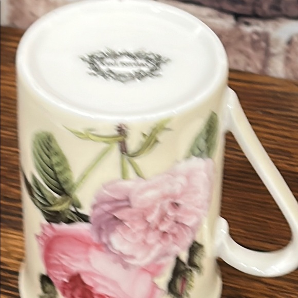 Kent Pottery Roses mug with lid - Picture 7 of 7